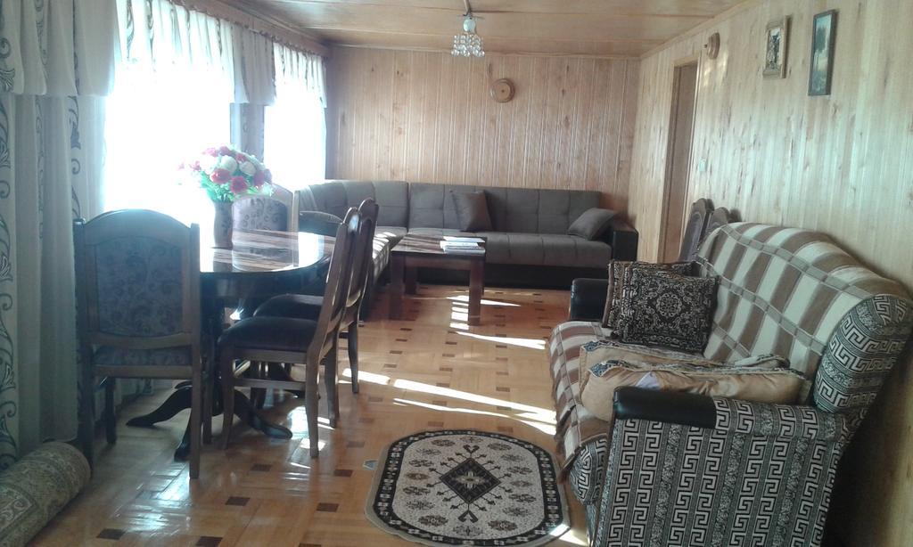 Guest House Anisa Birkiani Εξωτερικό φωτογραφία