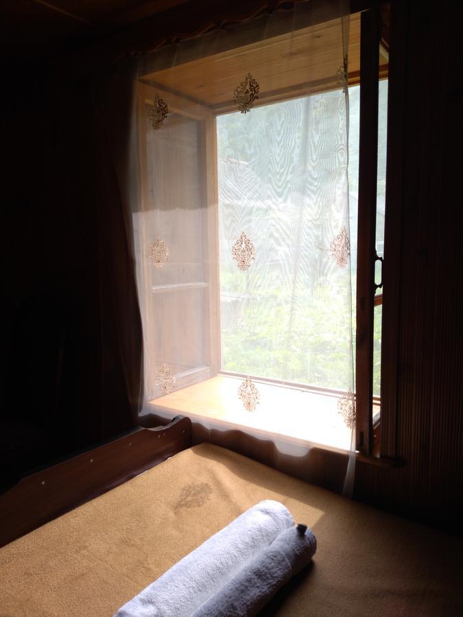 Guest House Anisa Birkiani Εξωτερικό φωτογραφία