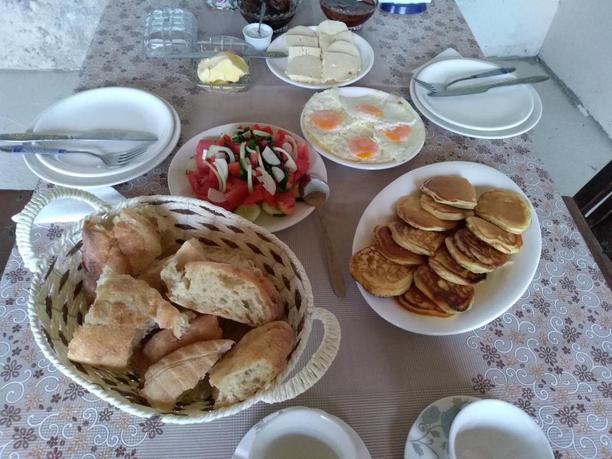 Guest House Anisa Birkiani Εξωτερικό φωτογραφία